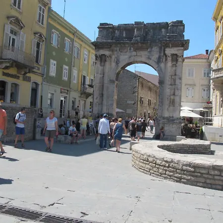 Nicole By Interhome Apartament Pula